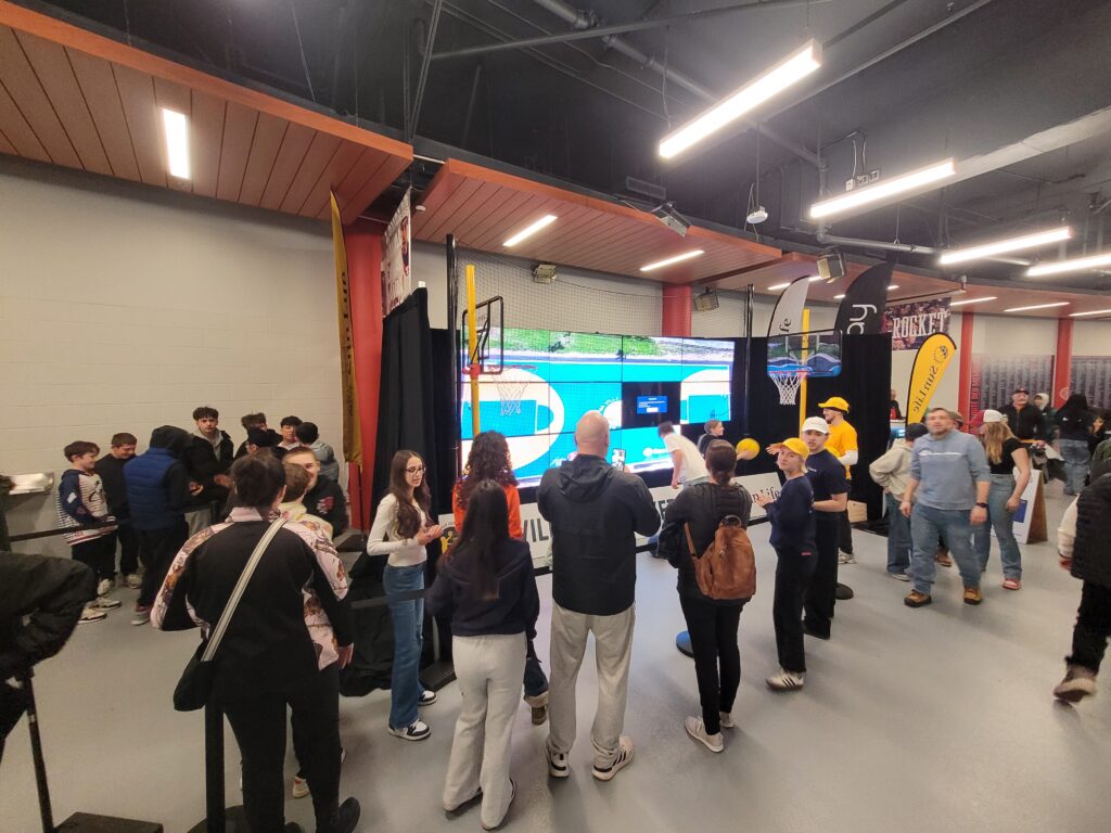 Sun Life Laval Loves Basketball!   